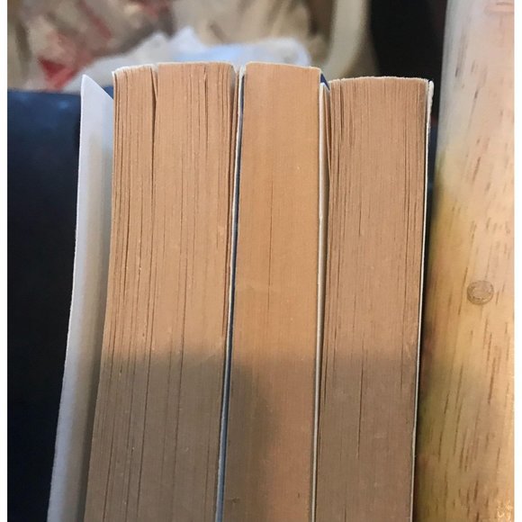 COLLECTION OF BEVERLY CLEARY'S RAMONA BOOKS - Beez - Picture 4 of 6